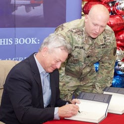 Sinise-book-signing-250px Sinise book signing px
