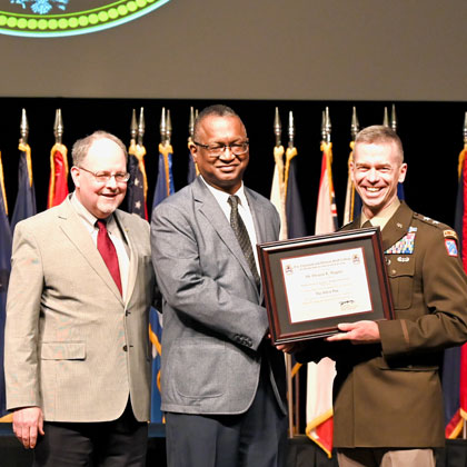 Army University presents faculty awards